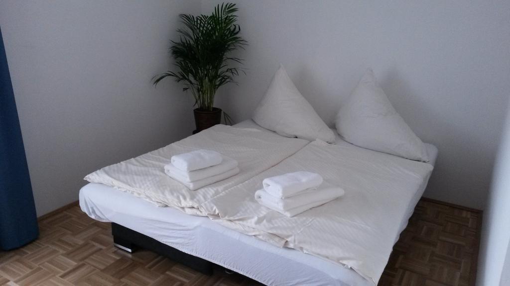 Panoramablickhotel - Lakeview Apartments Annenheim Room photo