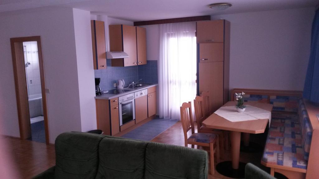 Panoramablickhotel - Lakeview Apartments Annenheim Room photo